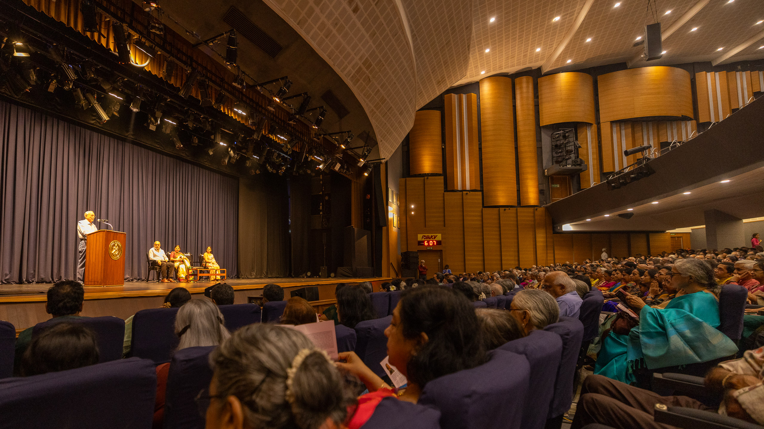 20240115180735 R5D 1855